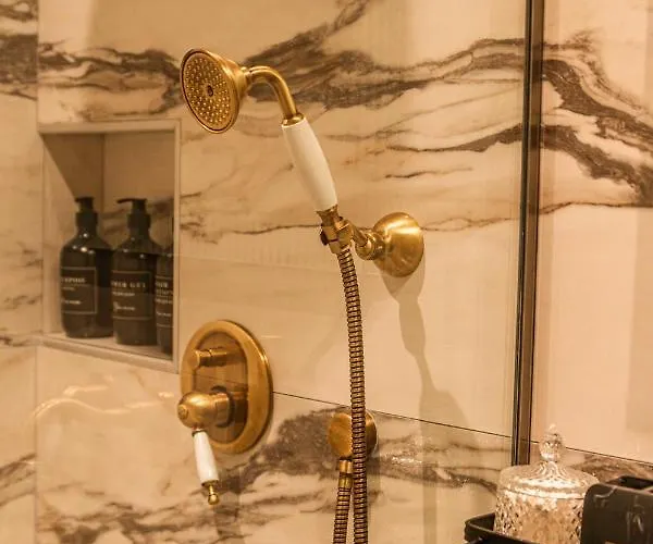 Inverno Medieval Apartment